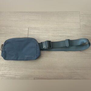 NWOT paragon belt bag